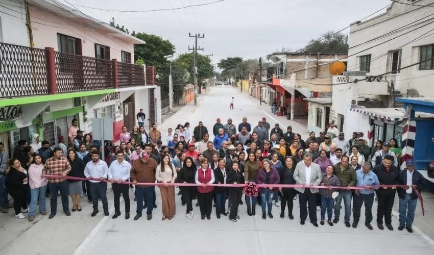 Corte de listón de la calle Miguel Hidalgo