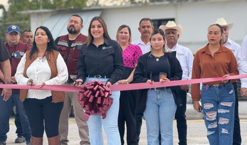 Corte de listón de rehabilitación con concreto hidráulico de la calle Benito Juárez