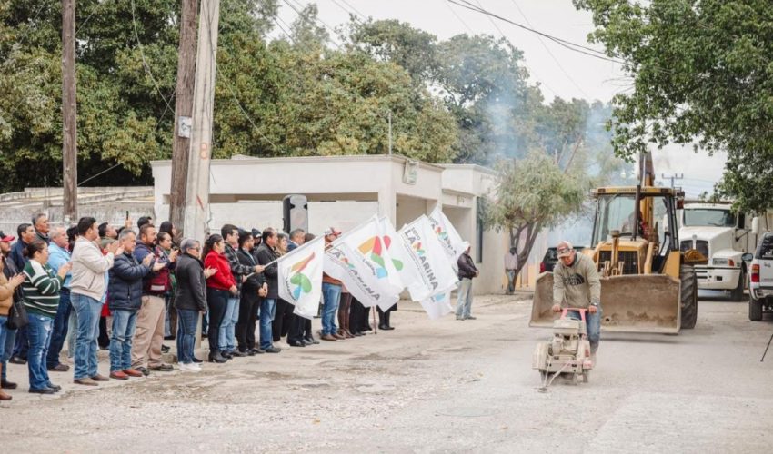 Banderazo de inicio de rehabilitación de drenaje sanitario en Calle Melchor Ocampo