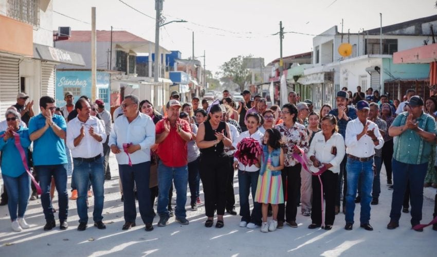 Se llevó a cabo el corte de listón inaugural de la rehabilitación con concreto hidráulico y la rehabilitación del drenaje sanitario de la calle Miguel Hidalgo, entre Francisco Sarabia y Venustiano Carranza.