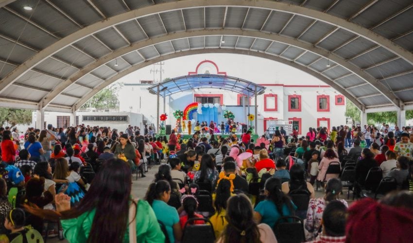 Tradicional desfile de primavera en Soto la Marina