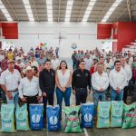 Entrega de semillas de maíz, sorgo y frijol a productoras y productores de Soto la Marina, como parte del Programa S107 de Apoyos a la Producción Primaria